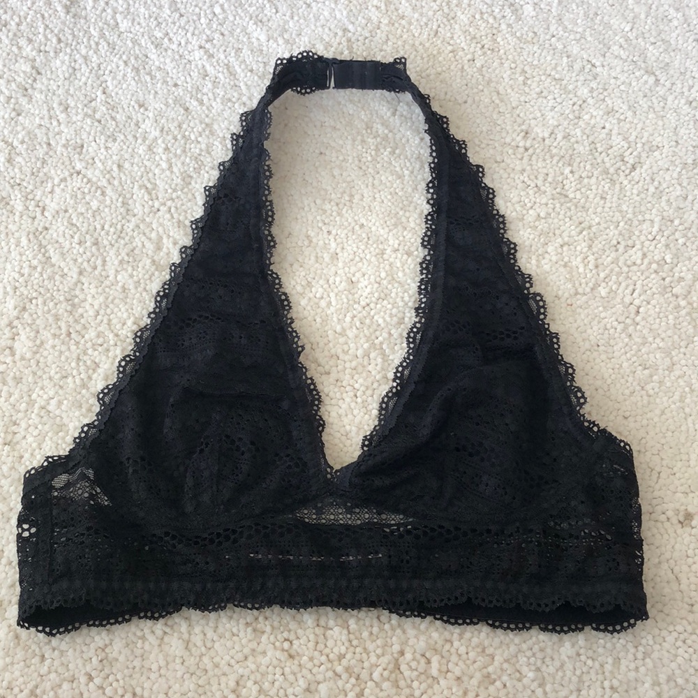 VICTORIA’S SECRET Black halter lace Bralette XS
